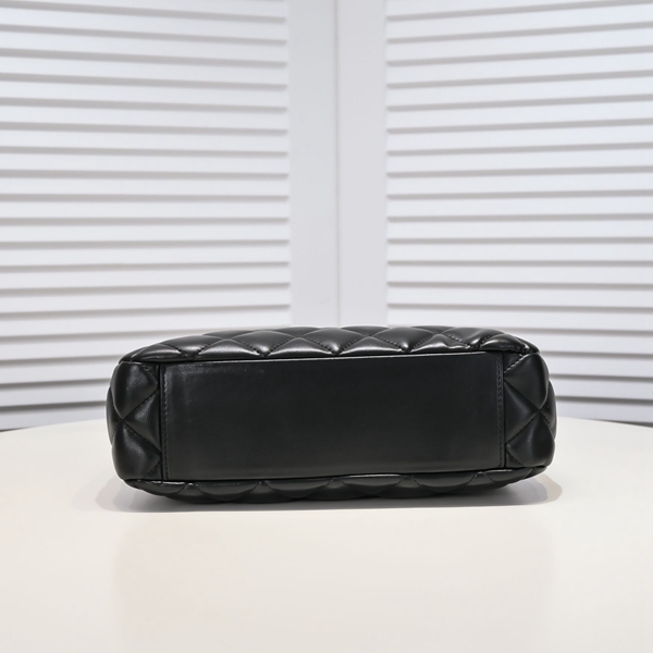 シャネルバッグ内部構造